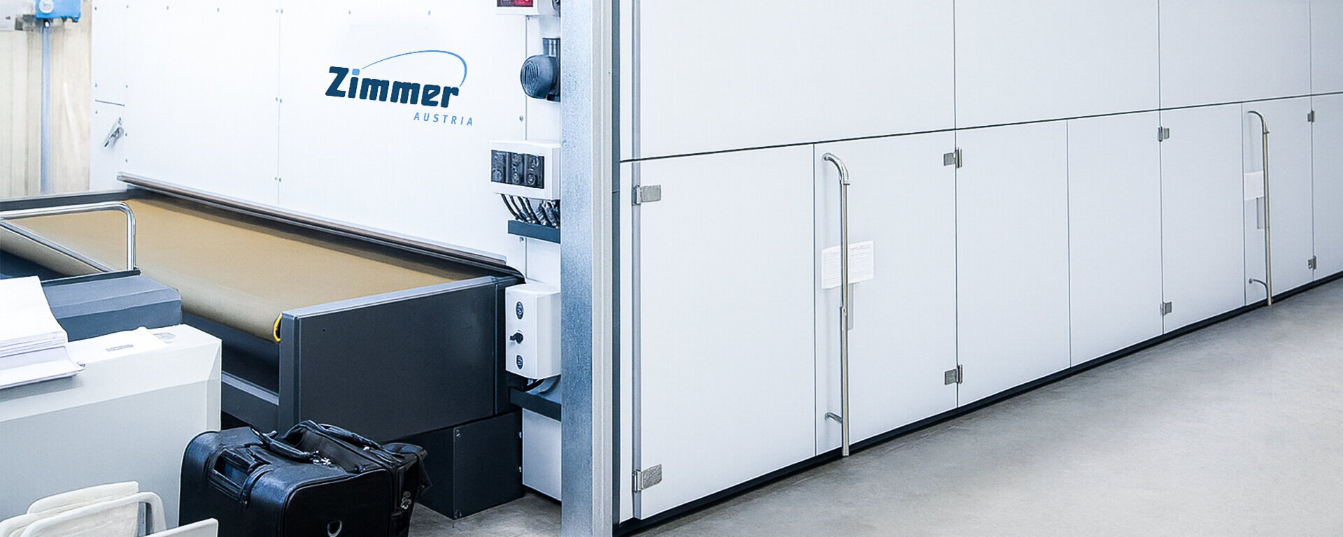 The Compact HC – modular, efficient and powerful: reliable drying for textiles, papers, nonwovens and foils, compatible with any machine.